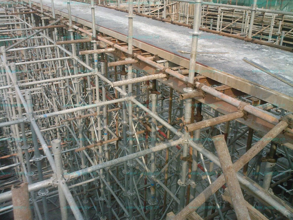 建筑鋼管腳手架大家都說(shuō)好，建筑扣件不可少